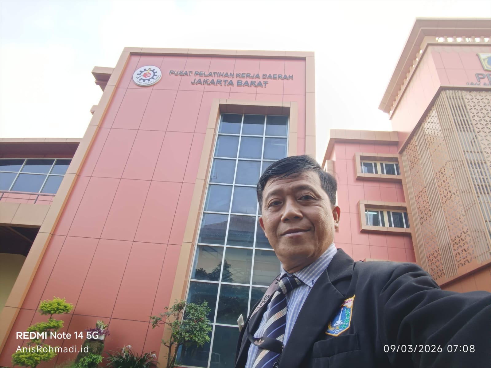 Anis Rohmadi, M.Kom. sebagai Instruktur Web Developer, Multimedia, Video Editor & Digital Marketing (2023-Sekarang)